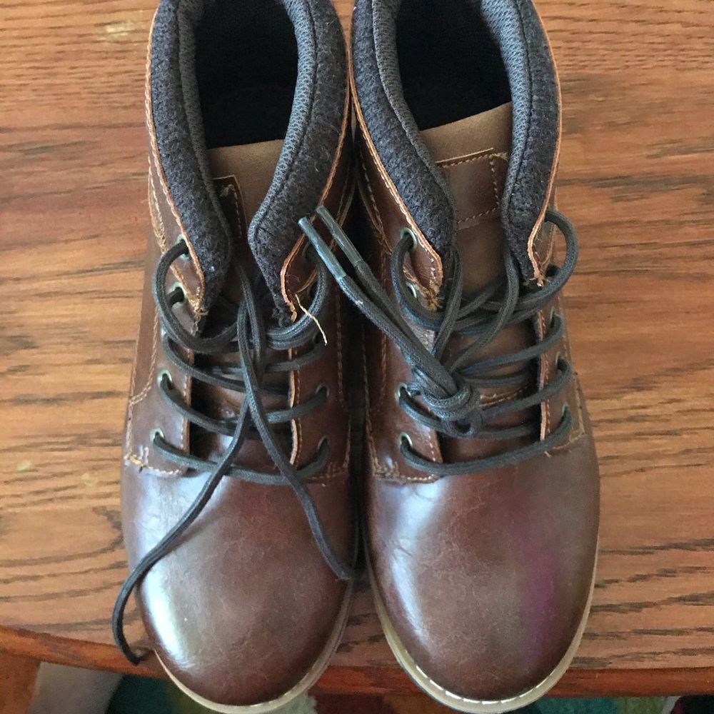 NWOT Max and Jake boots